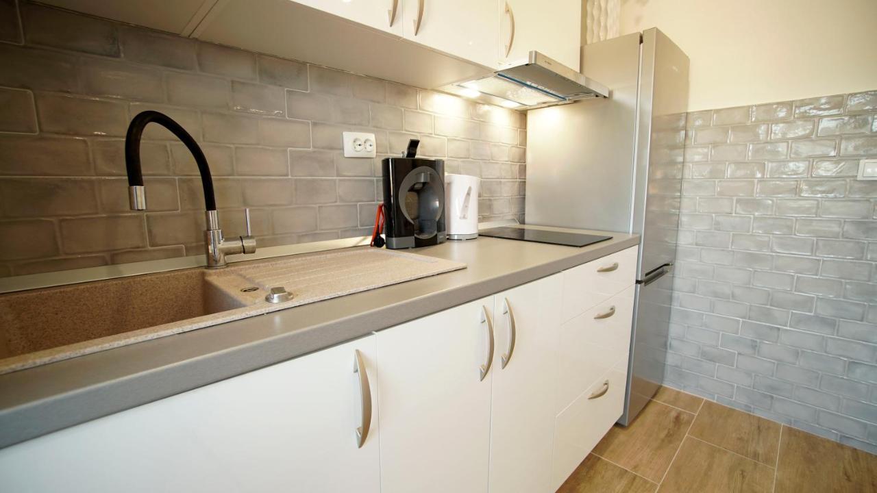 Apartment Caramela Nin Buitenkant foto