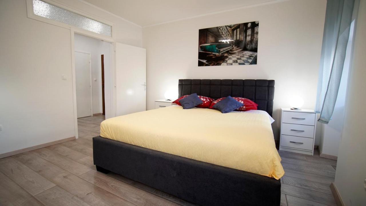 Apartment Caramela Nin Buitenkant foto