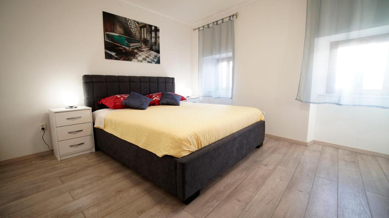 Apartment Caramela Nin Buitenkant foto