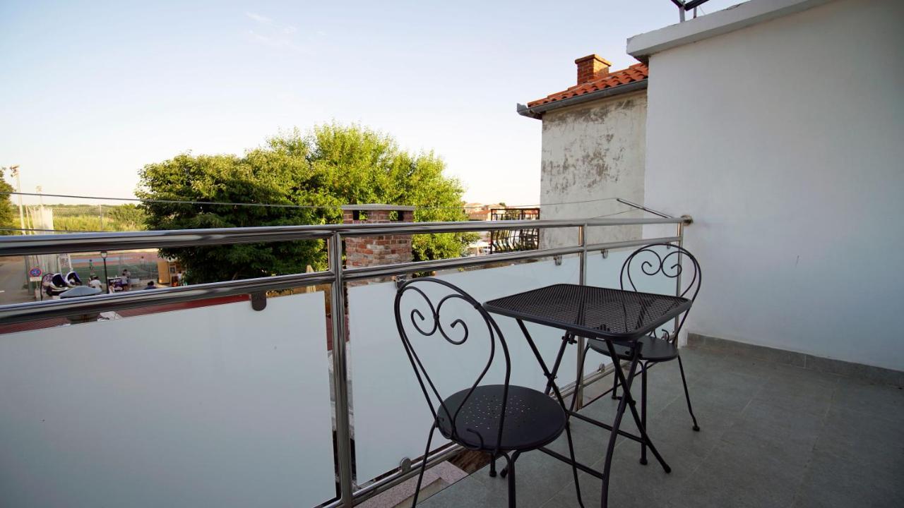 Apartment Caramela Nin Buitenkant foto